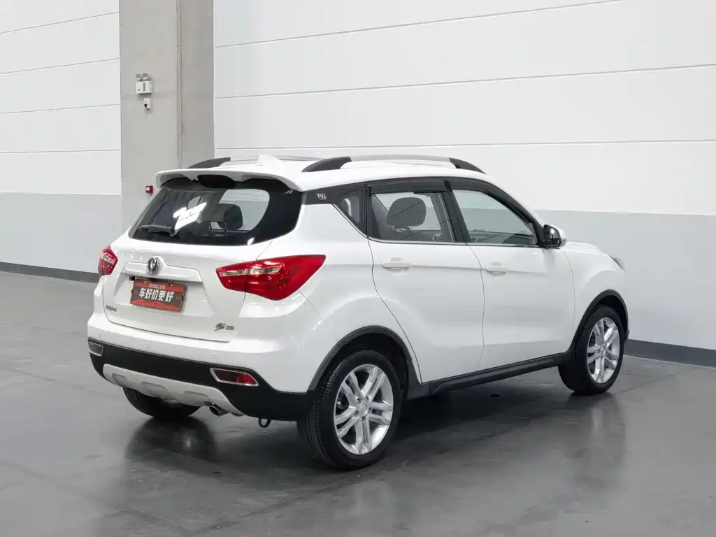 Фото 2 - Changan CS35