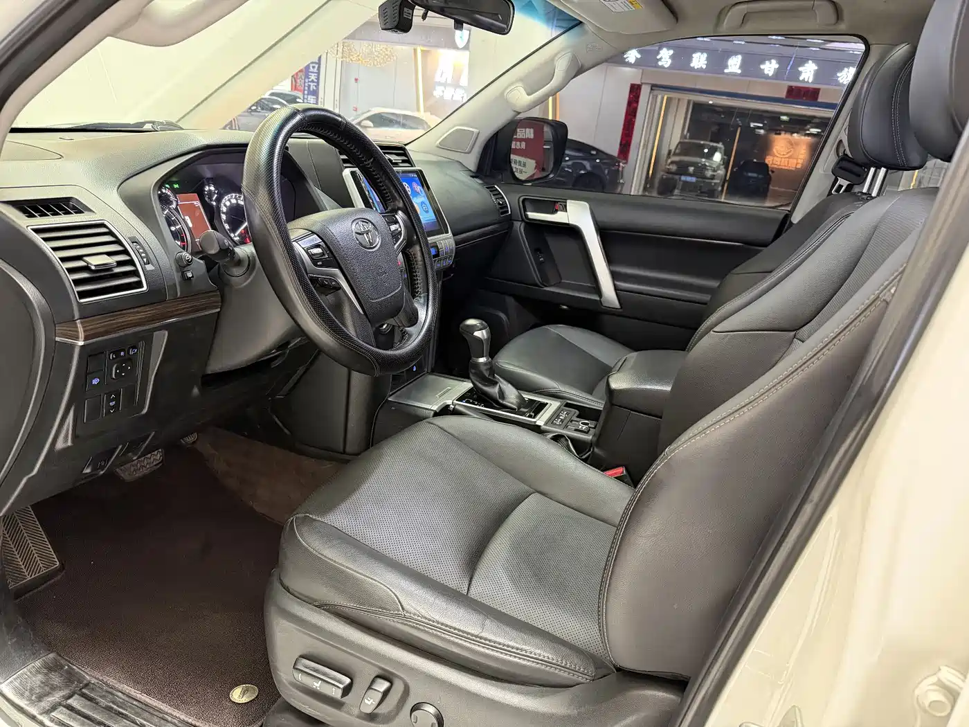 Toyota Prado 2019 3.5L Automatic TX-L Zunxiang Edition with Rear-mounted Spare Tire фото 5
