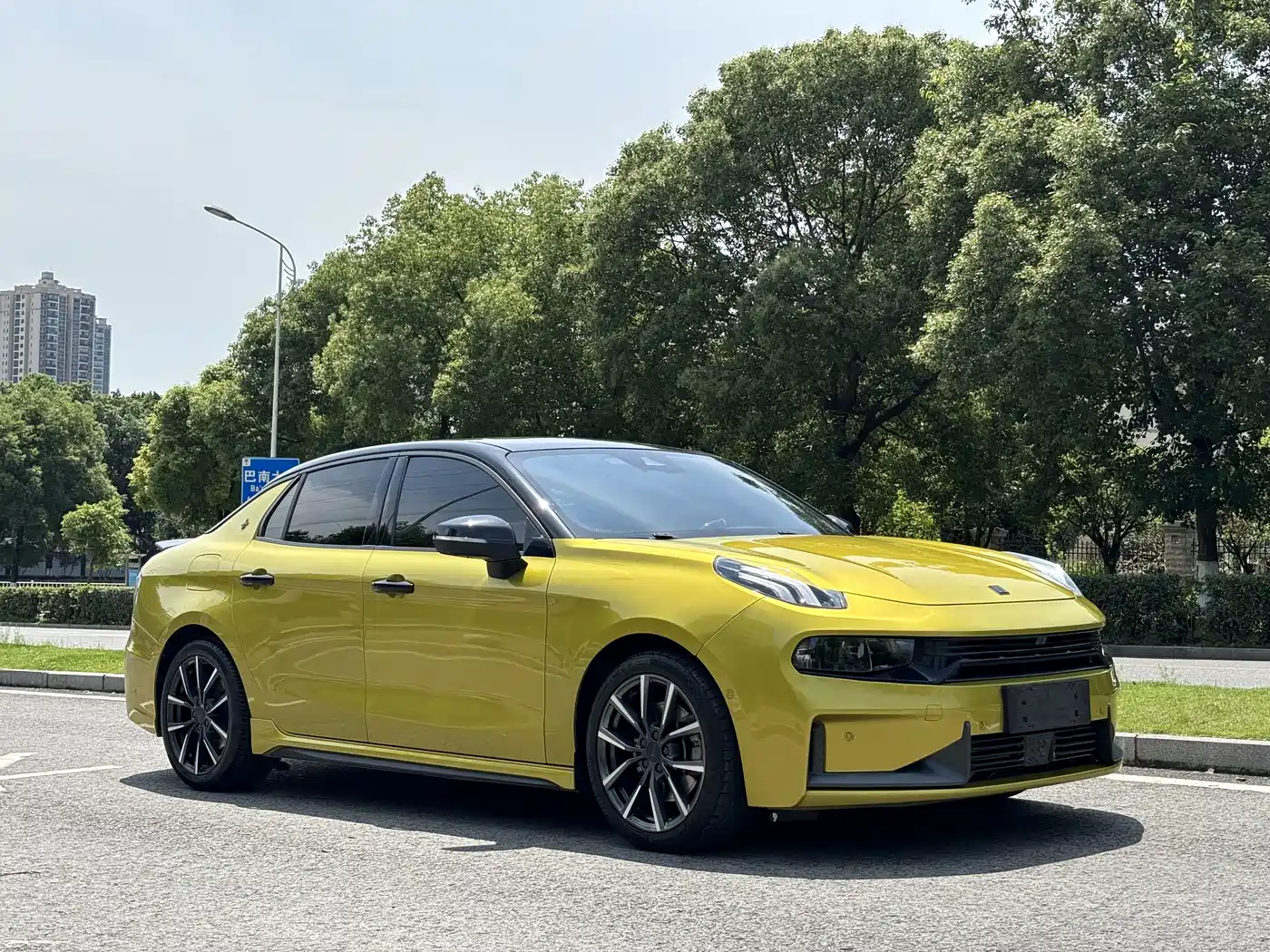 Lynk & Co 03 2021 03+ 2.0TD Auto Wind Rider Edition фото 3
