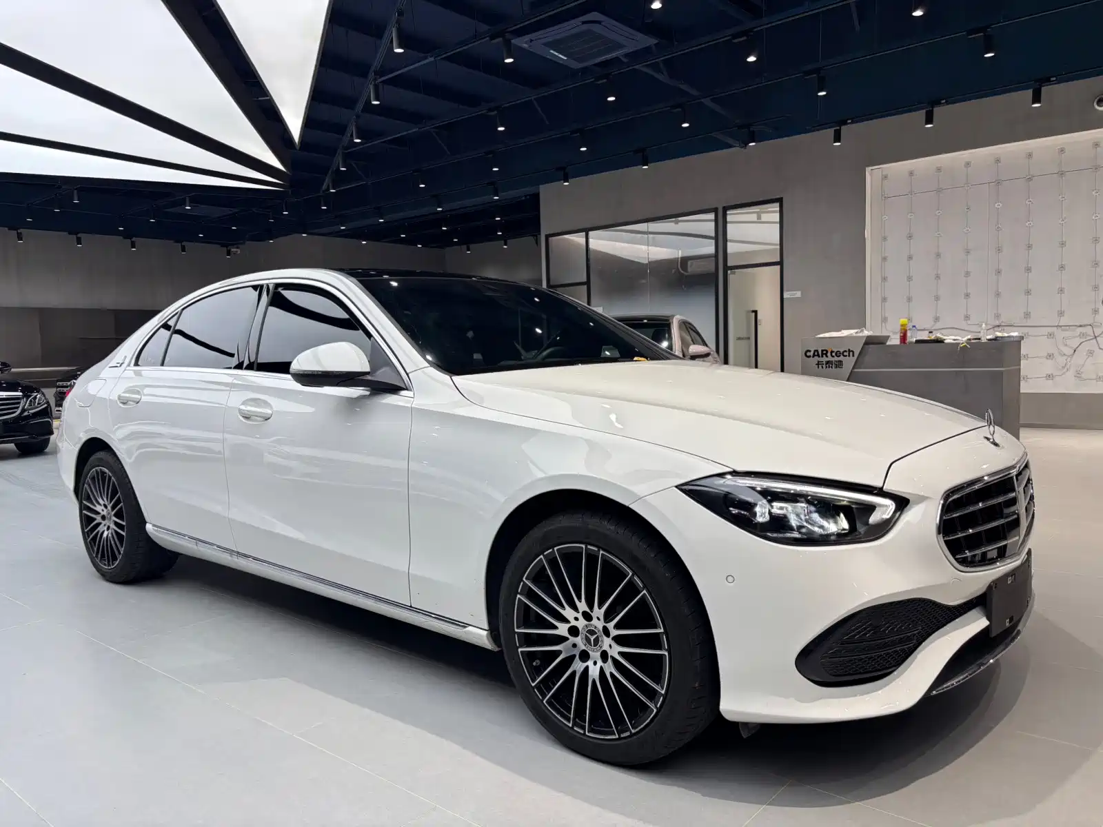 Фото 3 - Mercedes-Benz C-Class