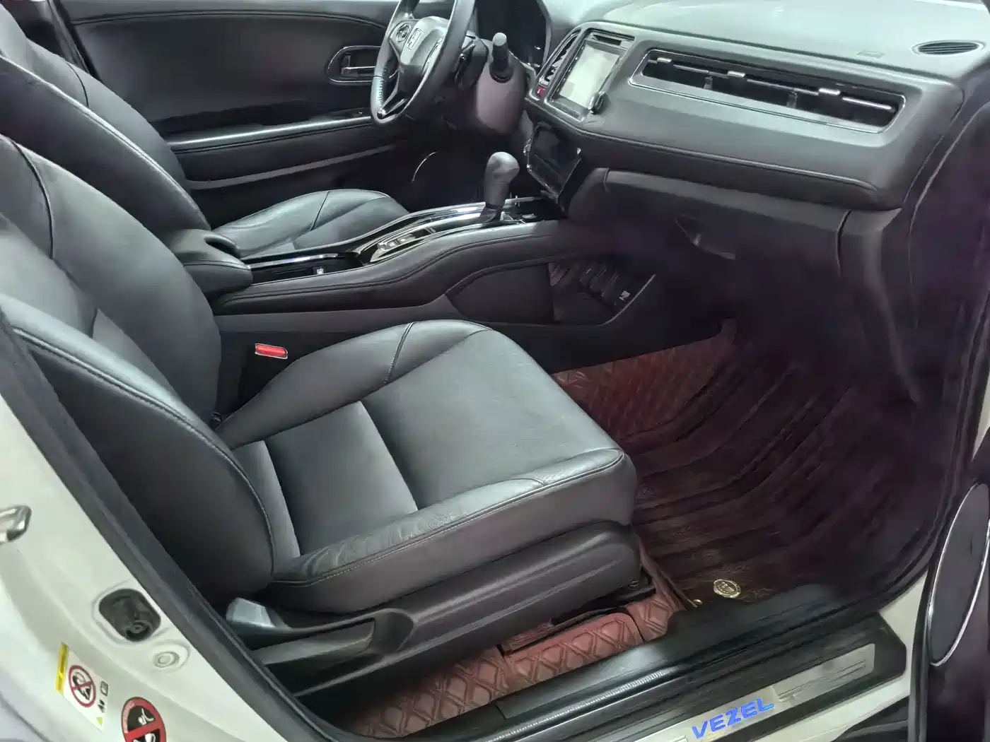 Honda Vezel 2015 2015 1.8L CVT 4WD Flagship Model