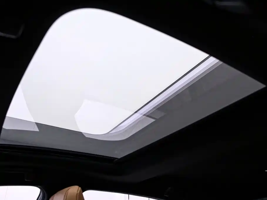 Lexus ES 2026 2025 Model 300h Base Version