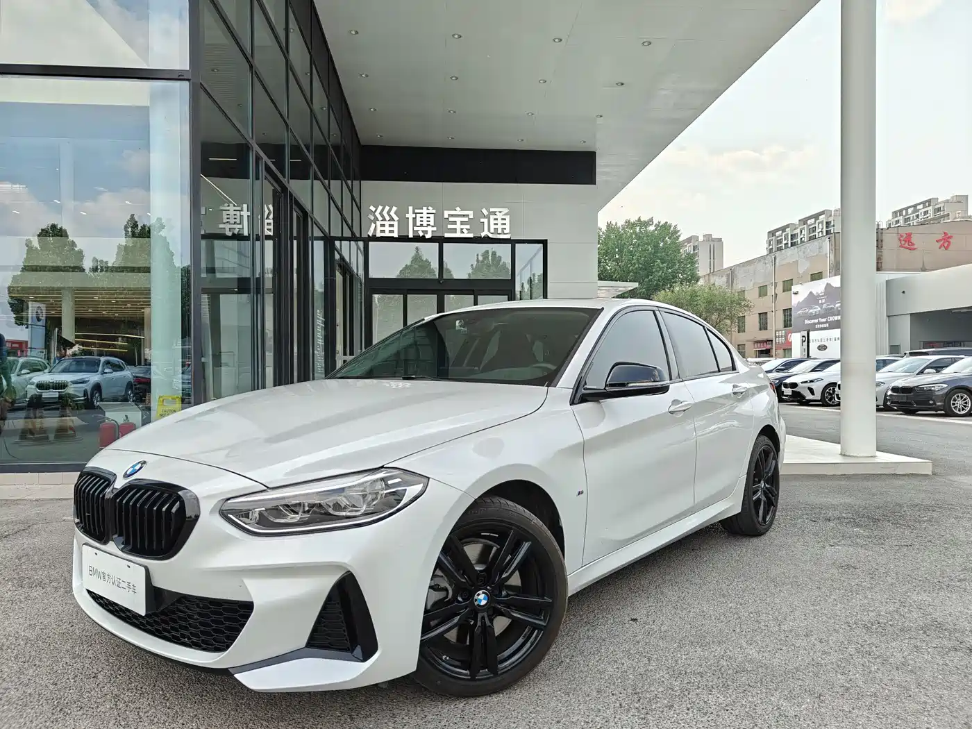 BMW 1 Series 2023 125i M Sport Shadow Edition фото 6