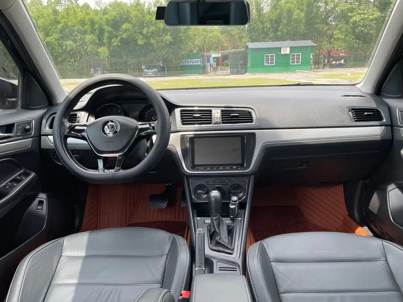 Volkswagen Lavida 2017 1.6L Automatic Comfort Edition фото 15