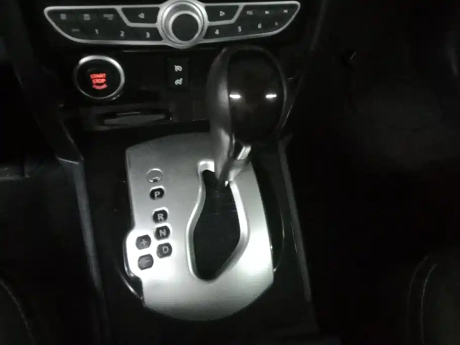 Renault Koleos (Import) 2013 2012 2.5L 2WD Luxury Navigation Edition