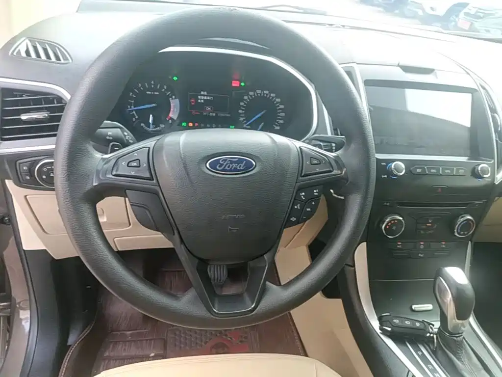 Фото 5 - Ford Edge