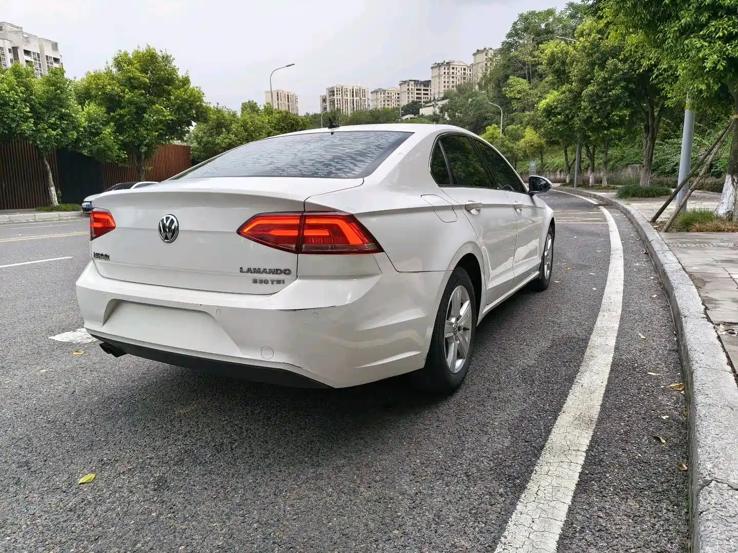 Photo 4 - Volkswagen Lamando