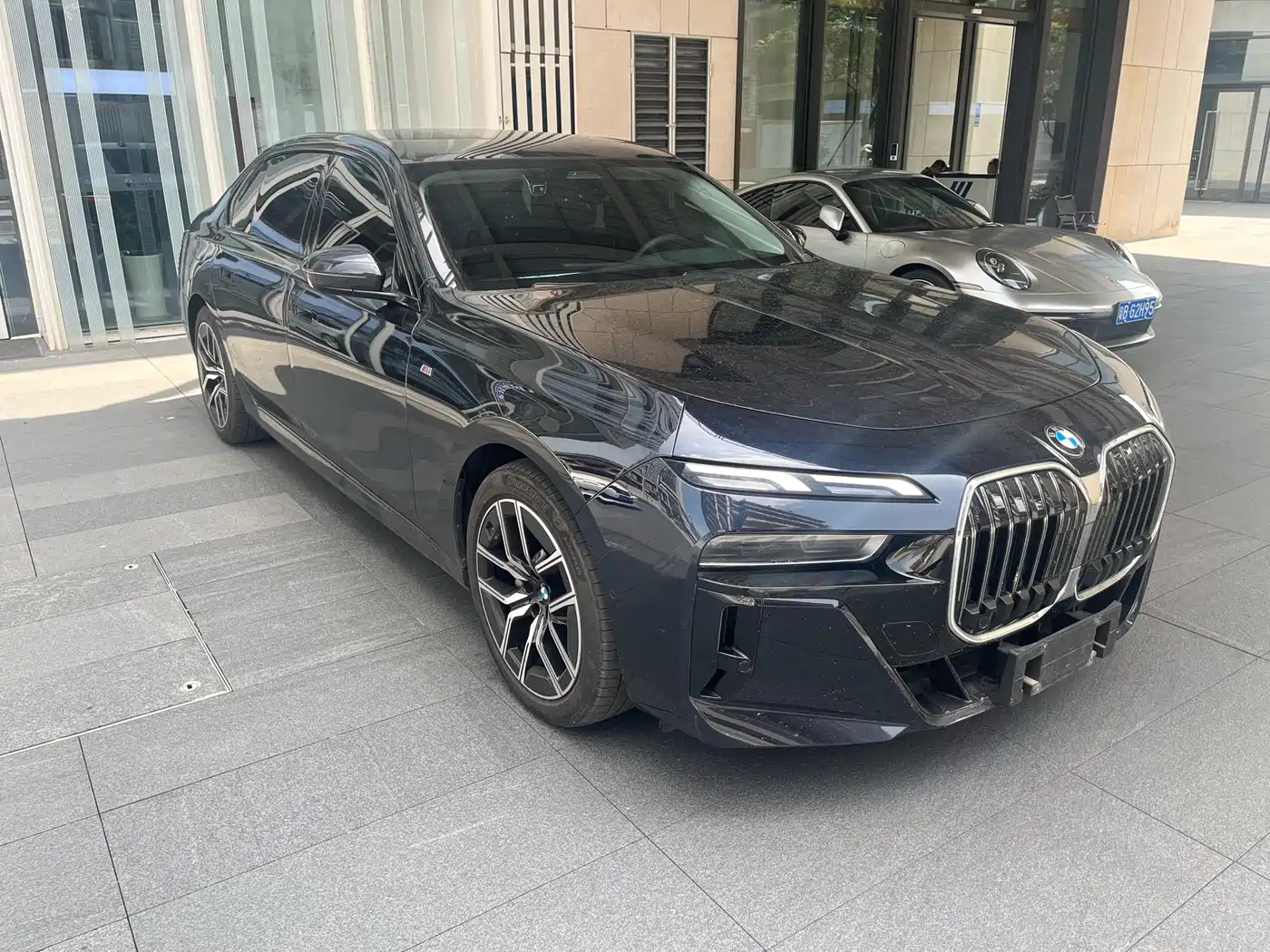 BMW 7 Series 2023 Model 735Li M Sport Package фото 3