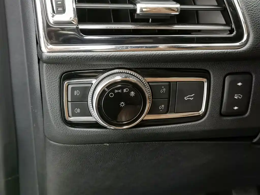 Фото 21 - Lincoln Navigator