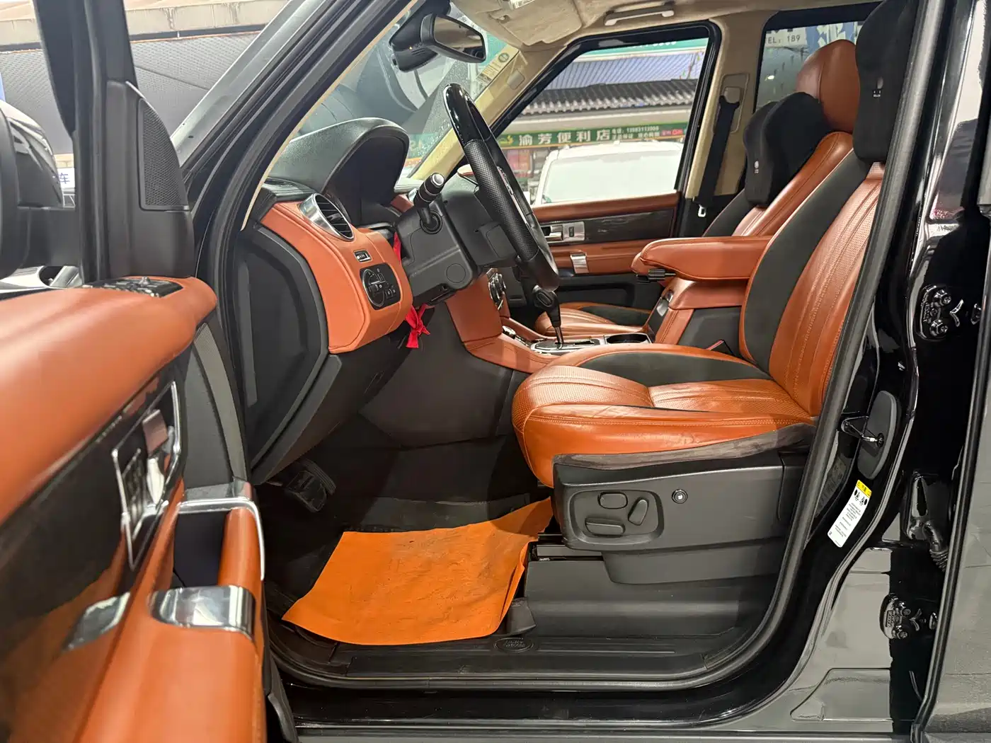 Land Rover Discovery 2012 3.0 SDV6 HSE Diesel фото 3