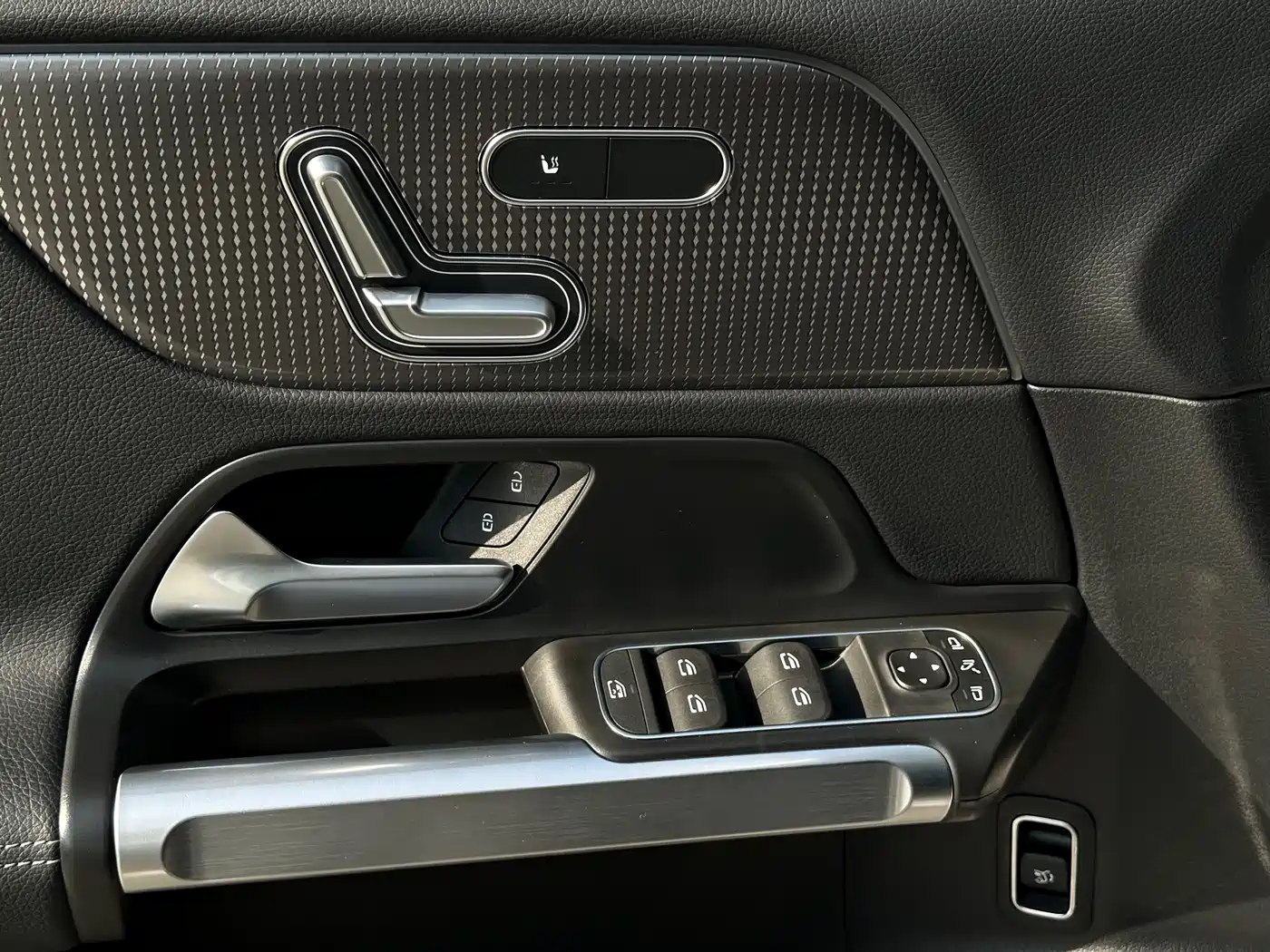 Mercedes-Benz GLB 2023 GLB 220 Dynamic фото 6