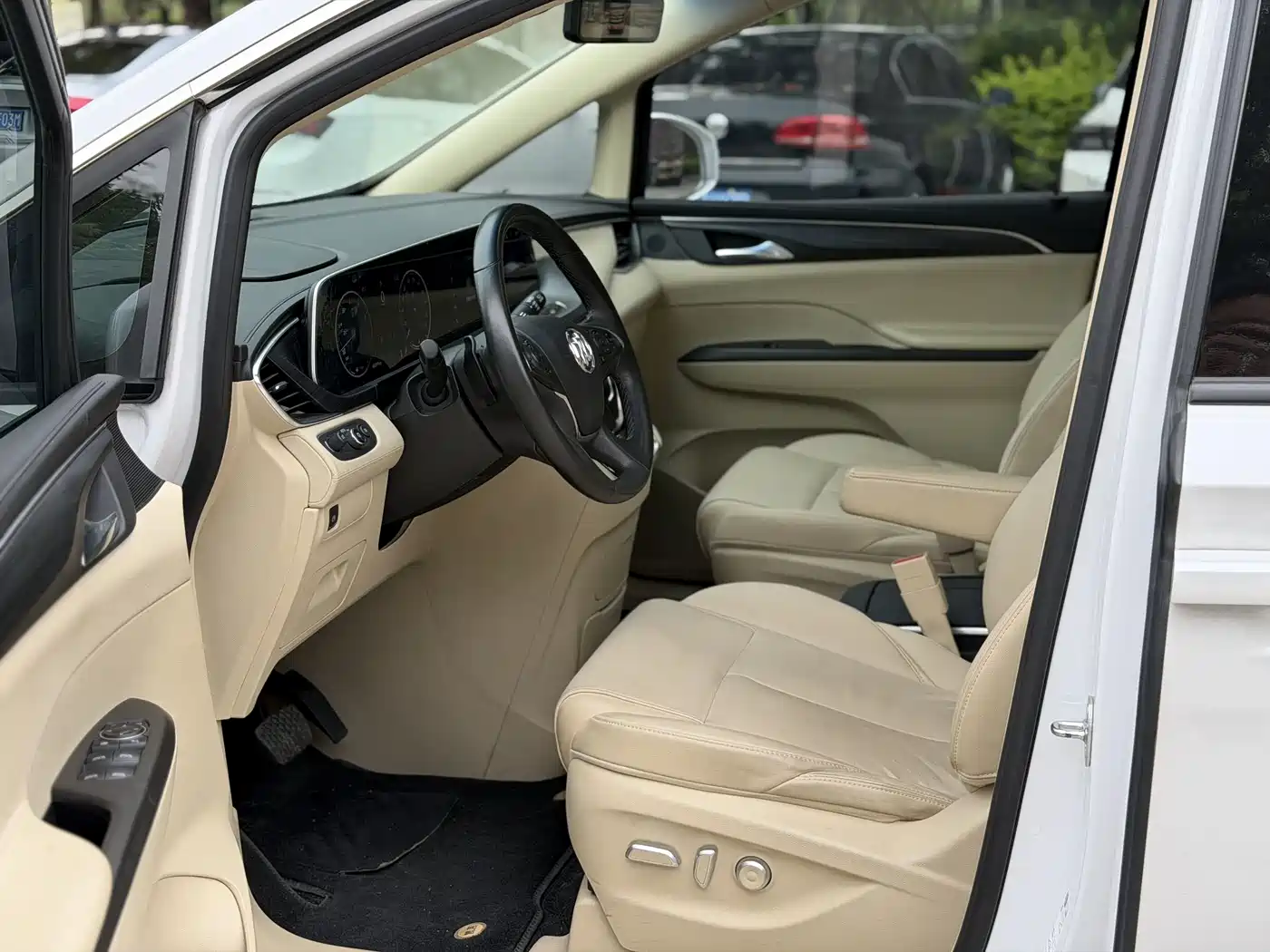 Buick GL8 2023 ES Landmaster Exclusive фото 4