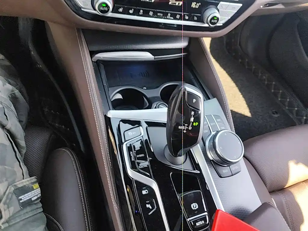 BMW 5 Series New Energy 2021 535Le Pioneer Edition M Sport Package фото 14