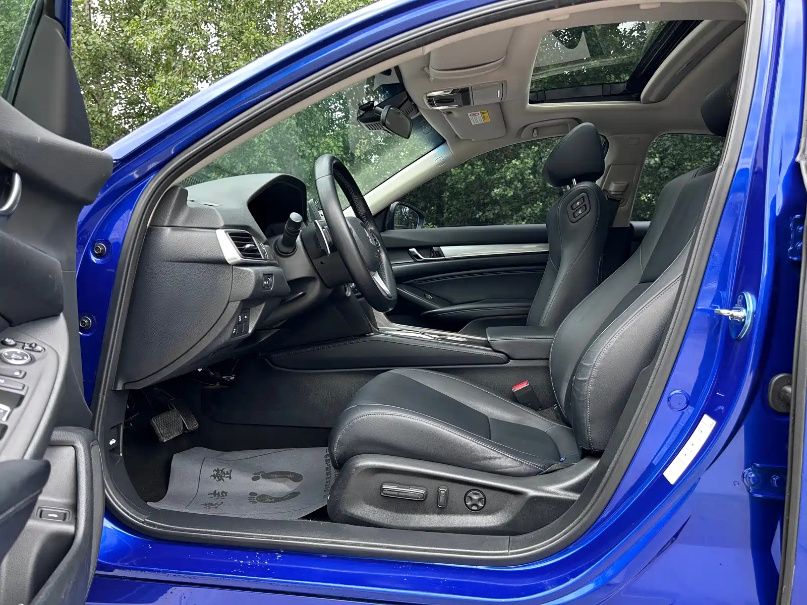 Фото 5 - Honda Accord