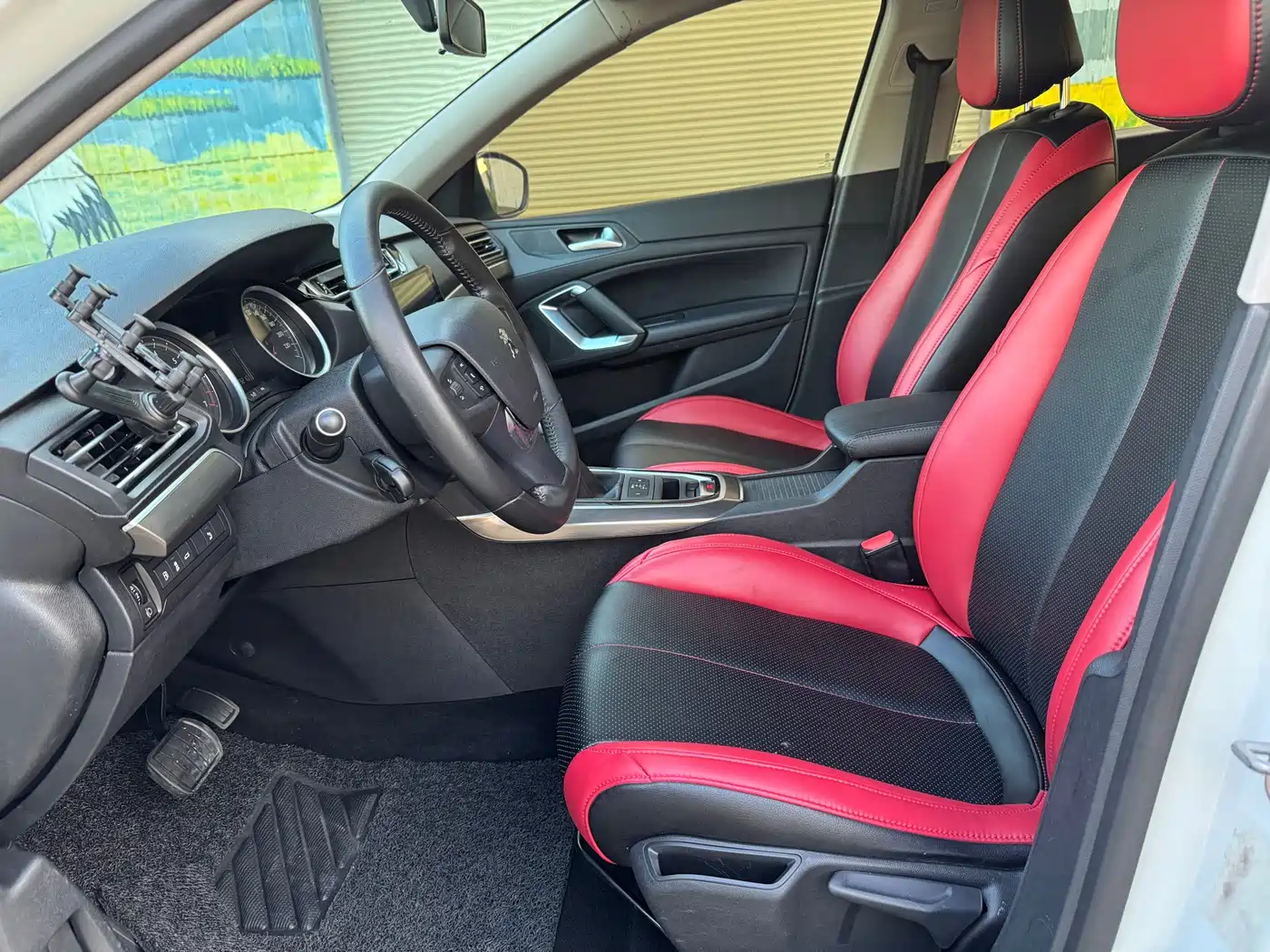 Peugeot 408 2015 Model 1.2T Automatic Luxury Edition фото 4