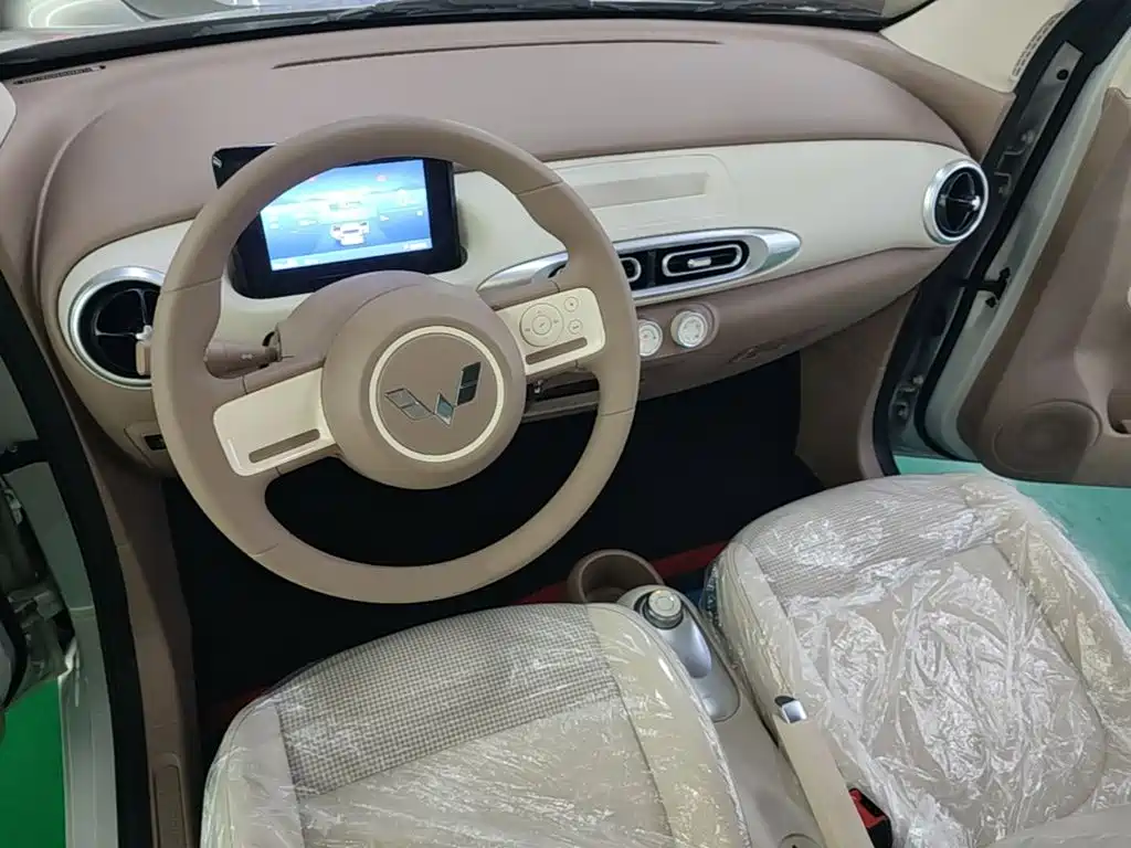 Wuling Motors Hongguang MINIEV 2026 2025 4-Door Advanced