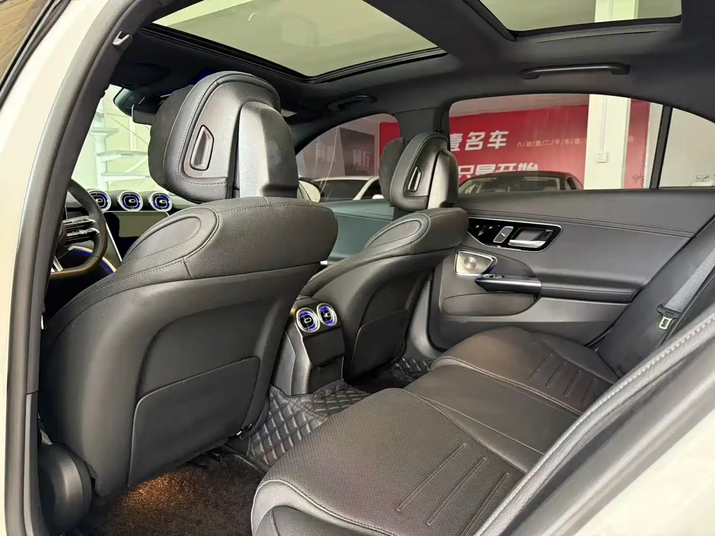 Mercedes-Benz C-Class 2024 C 260 L Night Edition Sport фото 7
