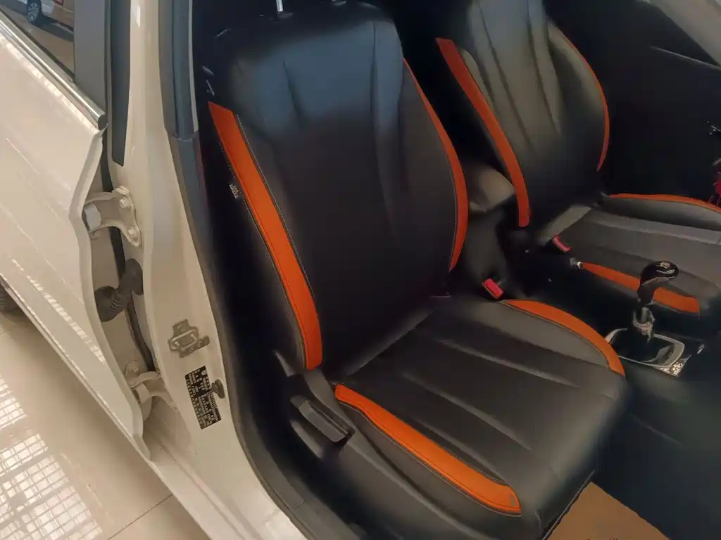 Baojun 310 2016 2016 1.2L Manual Luxury Type