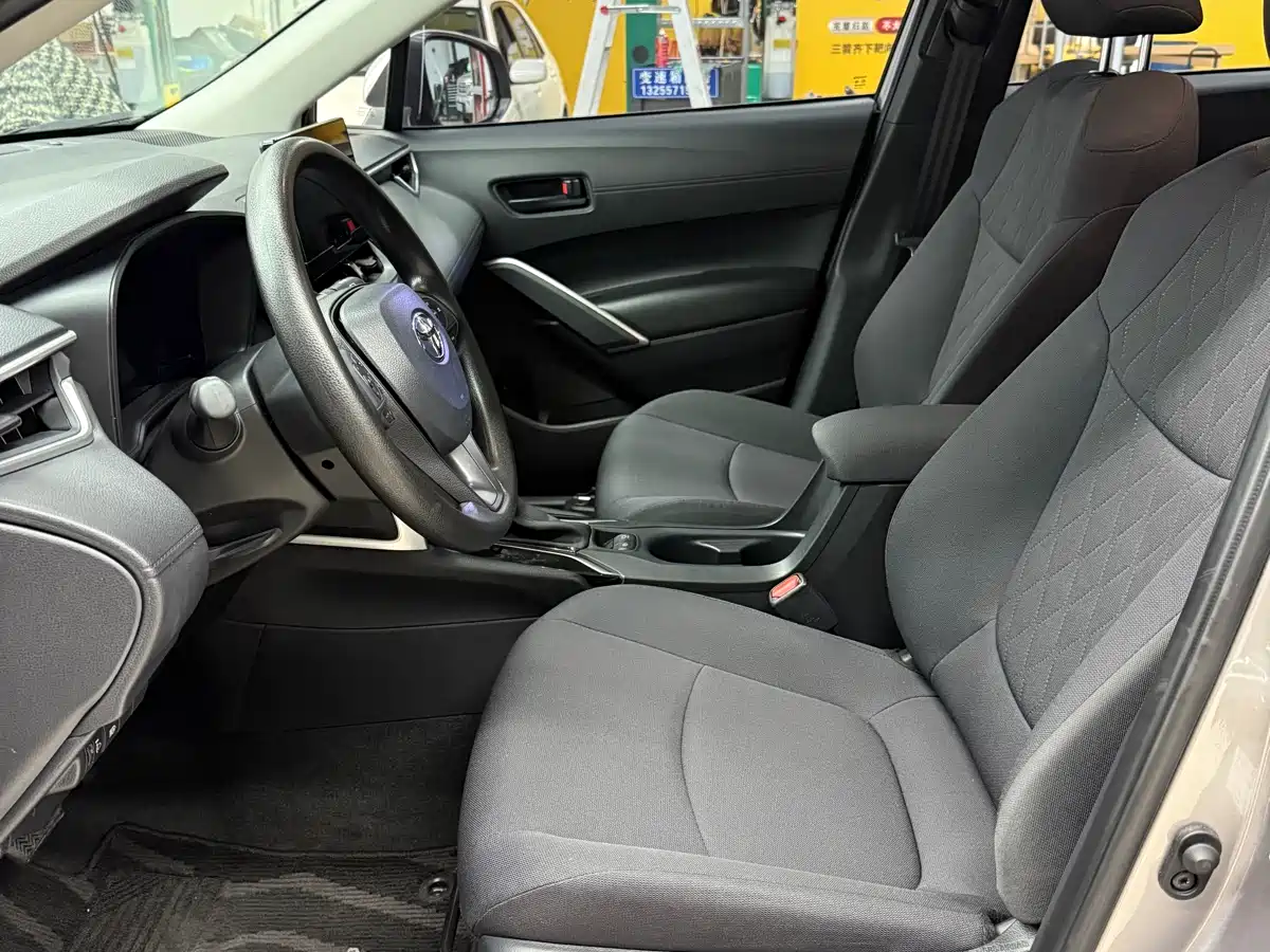 Toyota Corolla Cross 2023 2.0L Elite Edition фото 4
