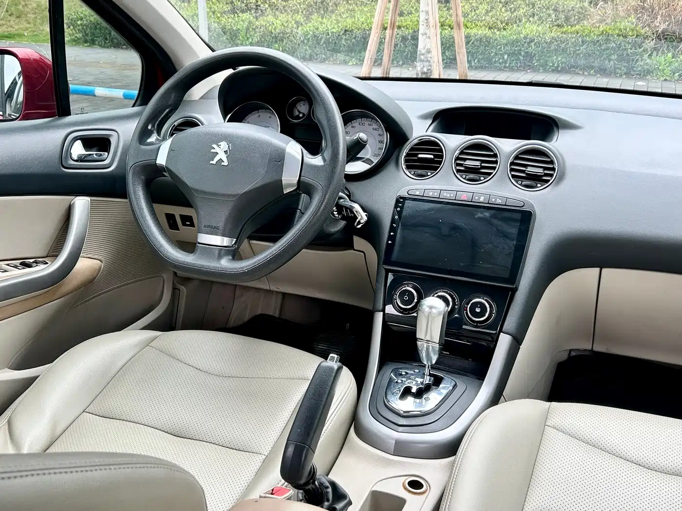 Фото 19 - Peugeot 408