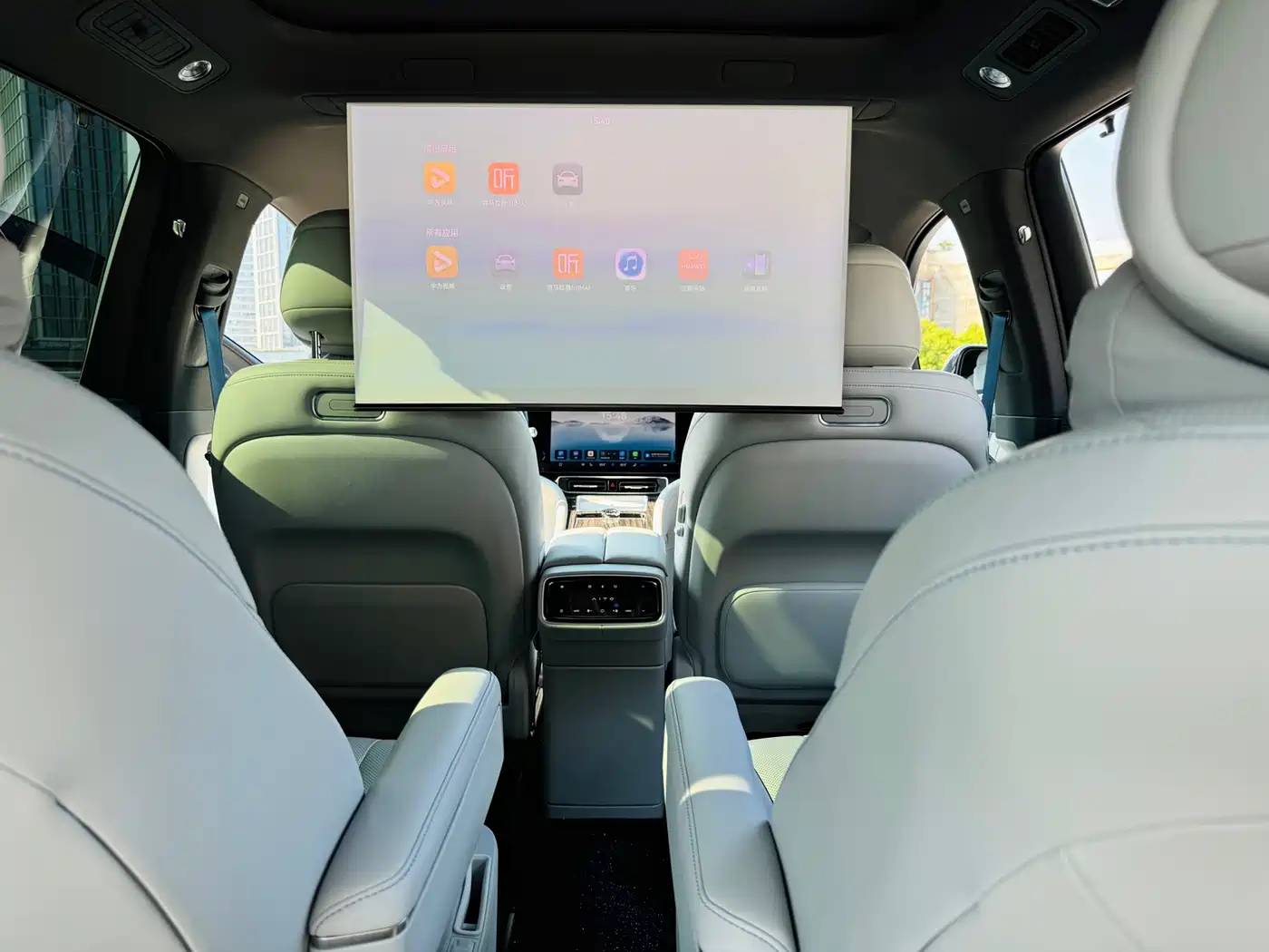 AITO Wenjie AITO M9 2024 Range Extender Ultra 52kWh 6-seater фото 7