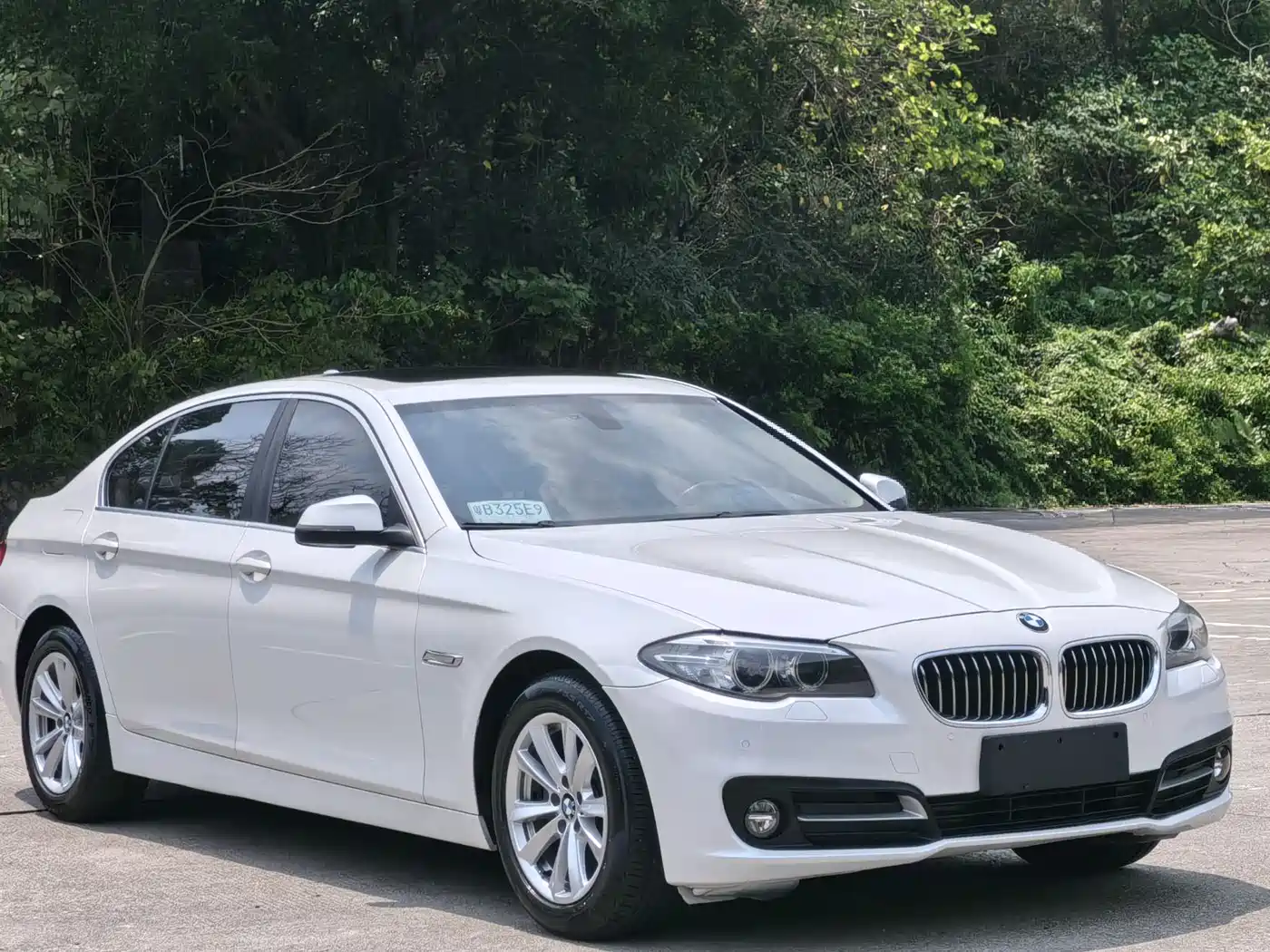 BMW 5 Series 2017 520Li Classic Edition фото 3