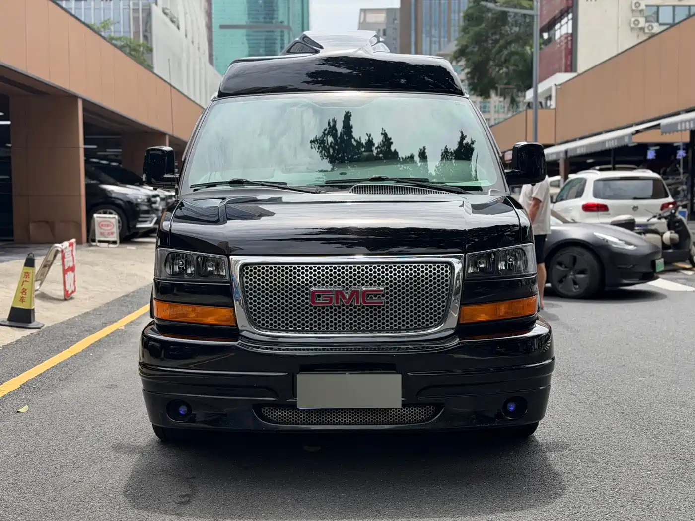 GMC Savana 2011 2011 Model 6.0L Business Star 7-seater