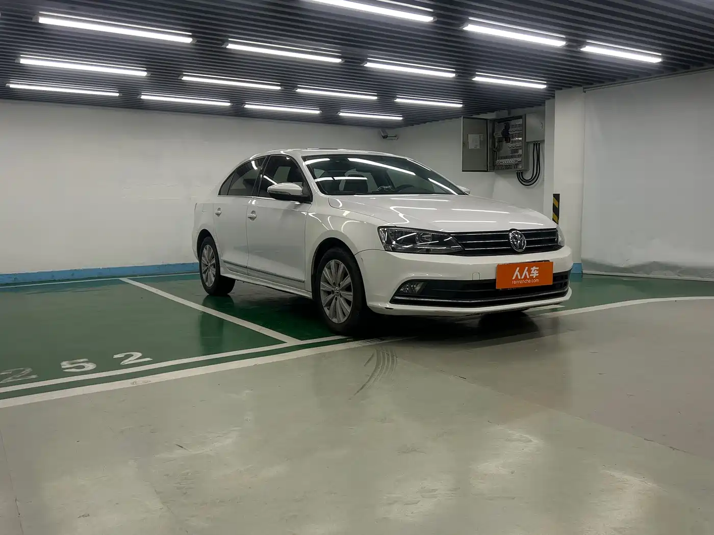Volkswagen Sagitar 2015 1.6L Automatic Comfort фото 3