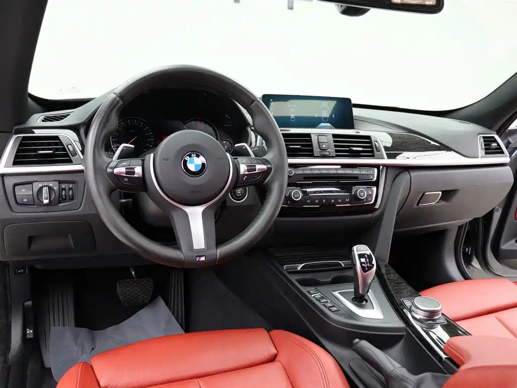 BMW 3 Series GT 2019 330i xDrive M Sport Black Night Edition фото 9