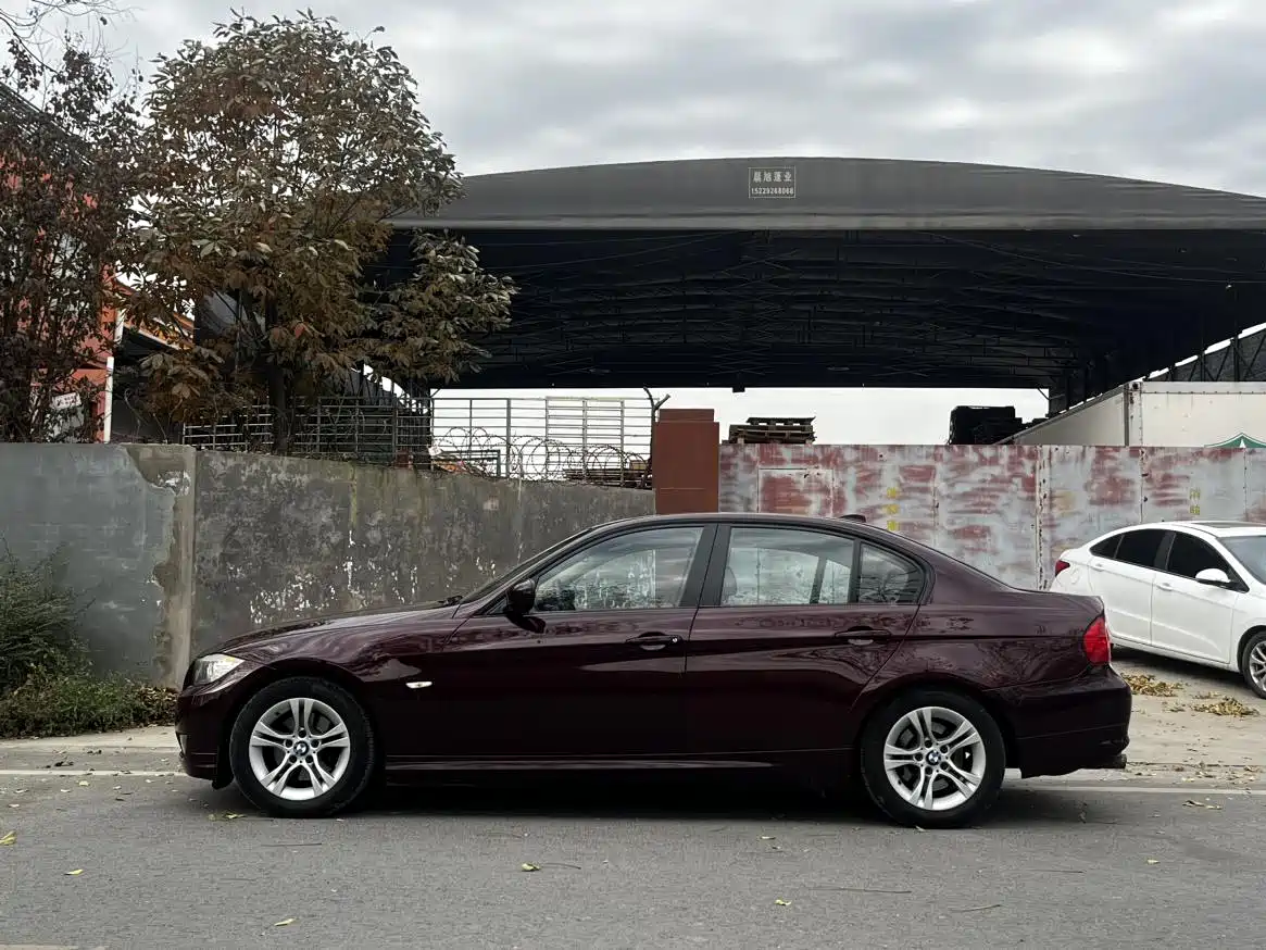 BMW 3 Series (Import) 2010 320i Fashion фото 3