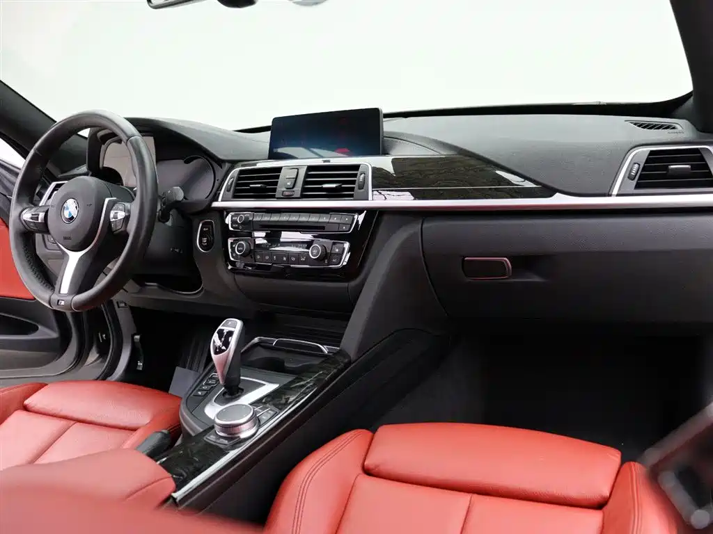 BMW 3 Series GT 2019 330i xDrive M Sport Black Night Edition фото 25