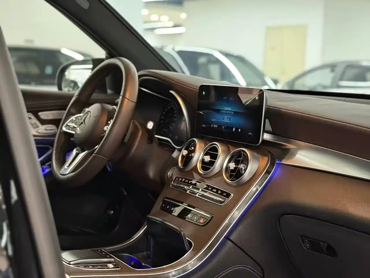 Mercedes-Benz GLC 2022 Model GLC 260 L 4MATIC Luxury Edition фото 8