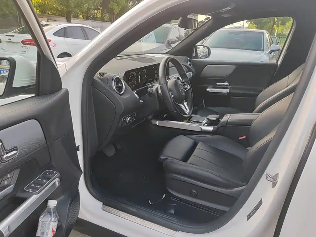 Фото 16 - Mercedes-Benz GLB