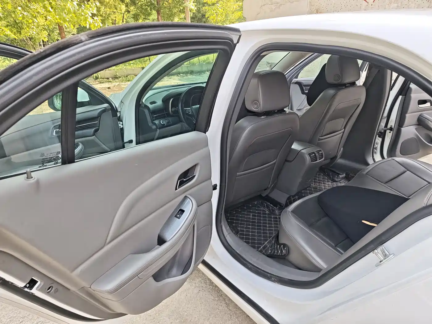 Chevrolet Malibu 2014 2.0L Automatic Luxury фото 8