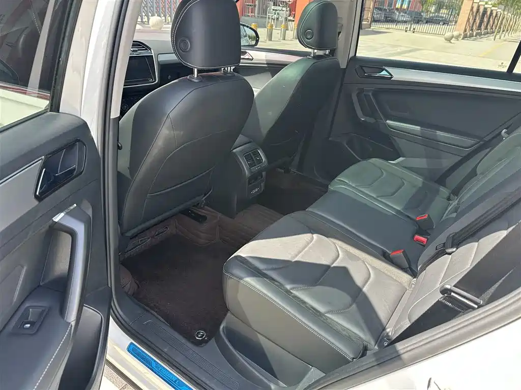 Volkswagen Tiguan L 2020 330TSI Auto 2WD Smart Luxury China VI фото 10