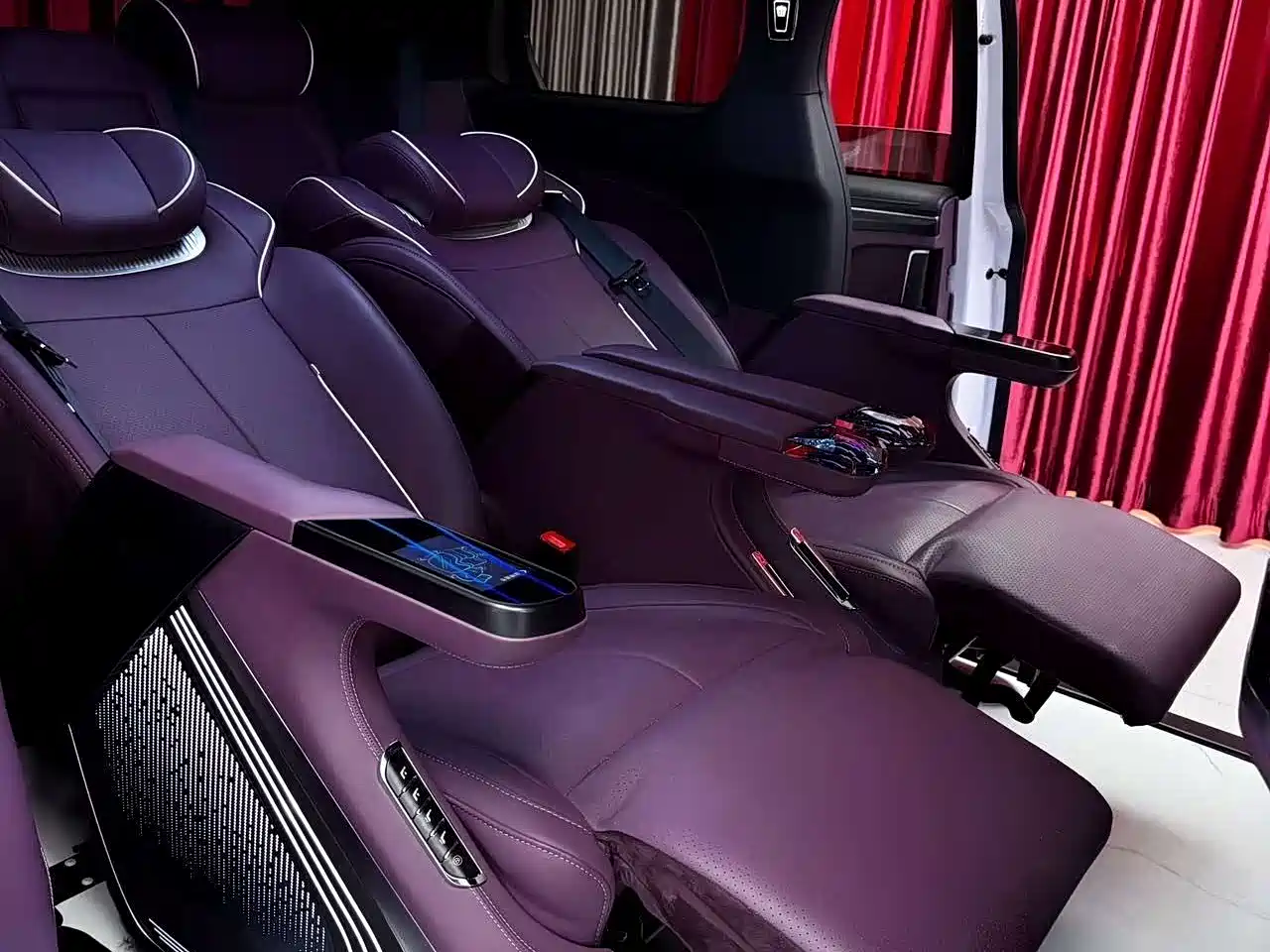Buick GL8 2025 Land Business Class First Edition фото 14