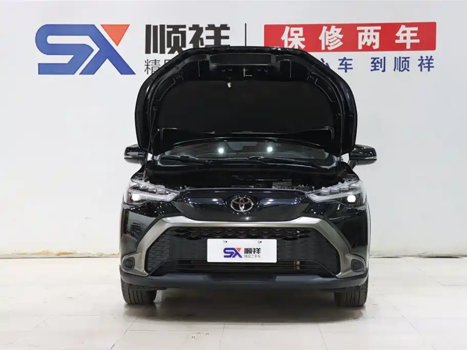 Toyota Frontlander 2022 2.0L CVT Luxury Edition фото 19