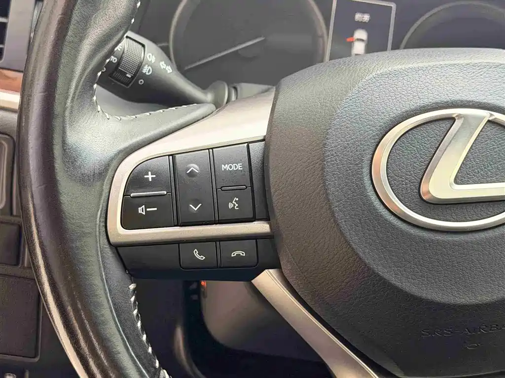 Lexus ES 2015 250 Elegance Edition фото 14