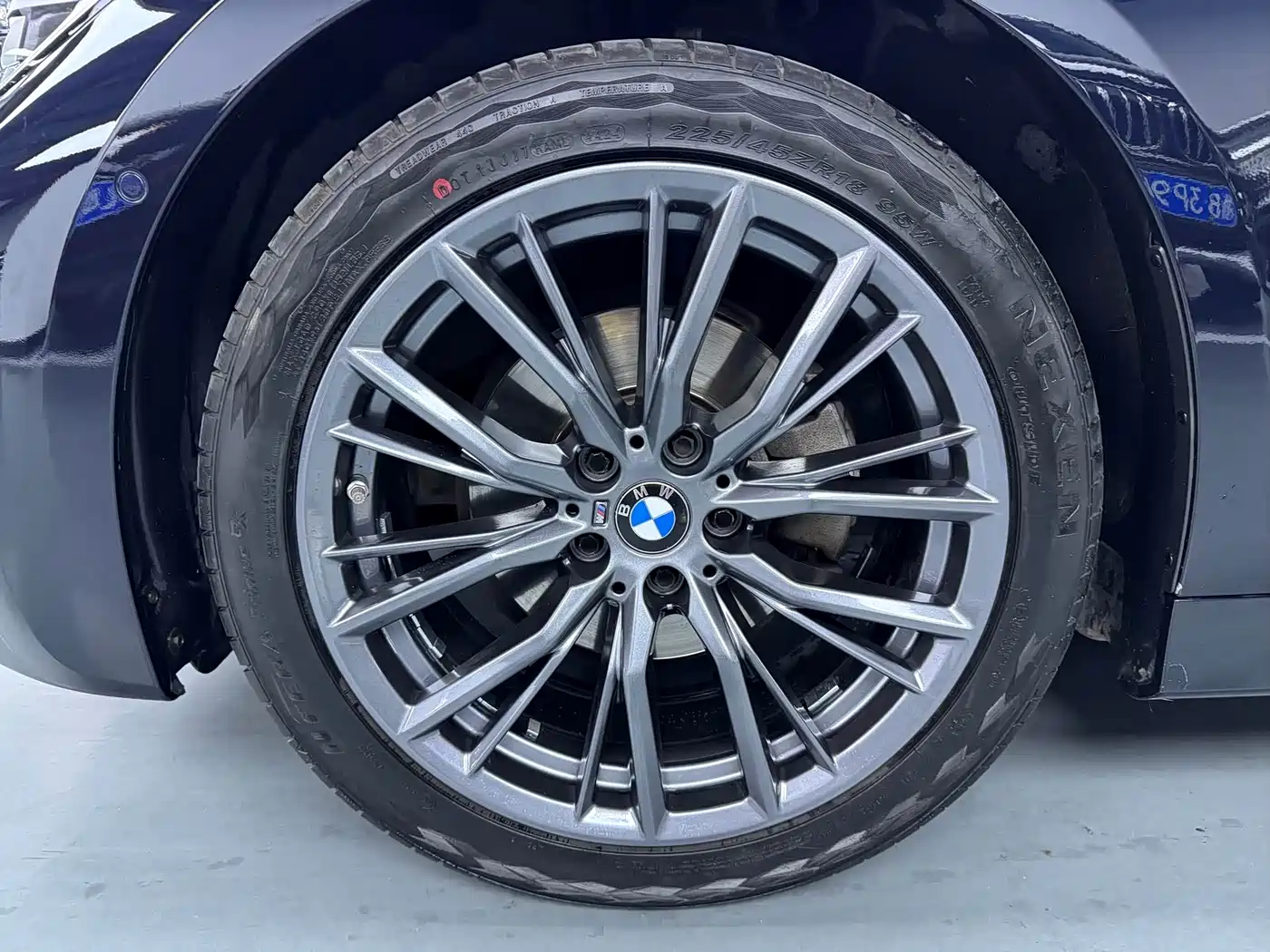 BMW 3 Series 2022 325Li M Sport Shadow Edition фото 15