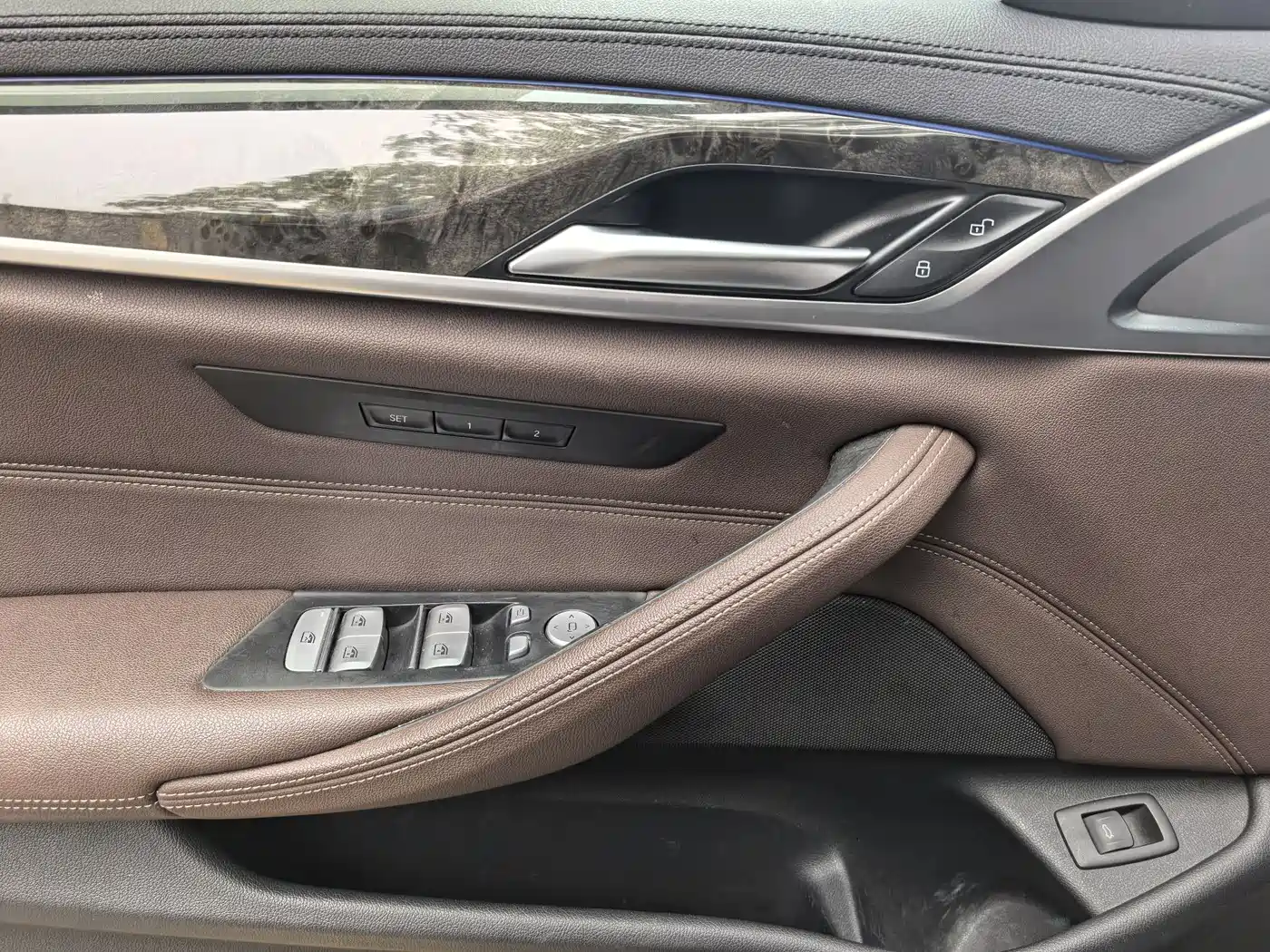 BMW 5 Series 2019 525Li M Sport Package фото 10