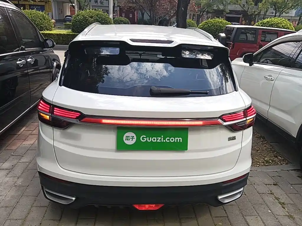 Фото 6 - Geely Coolray