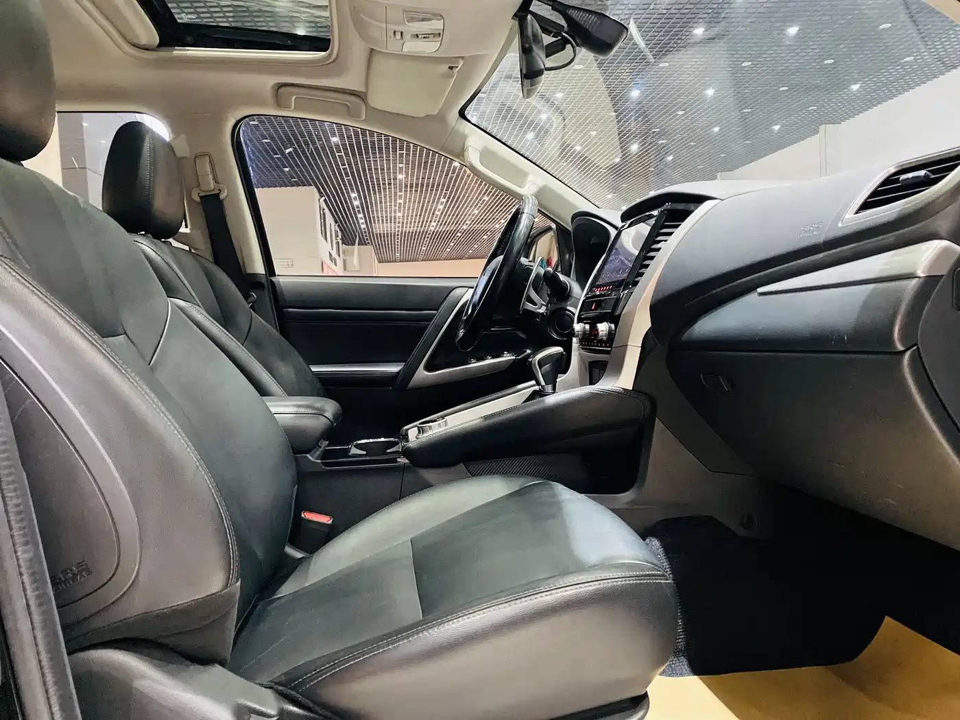 Mitsubishi Pajero Sport (Import) 2020 3.0L Luxury Edition фото 10