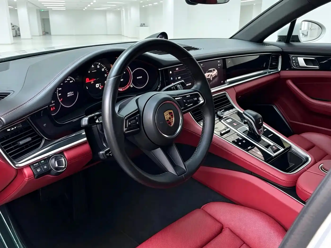 Photo 4 - Porsche Panamera