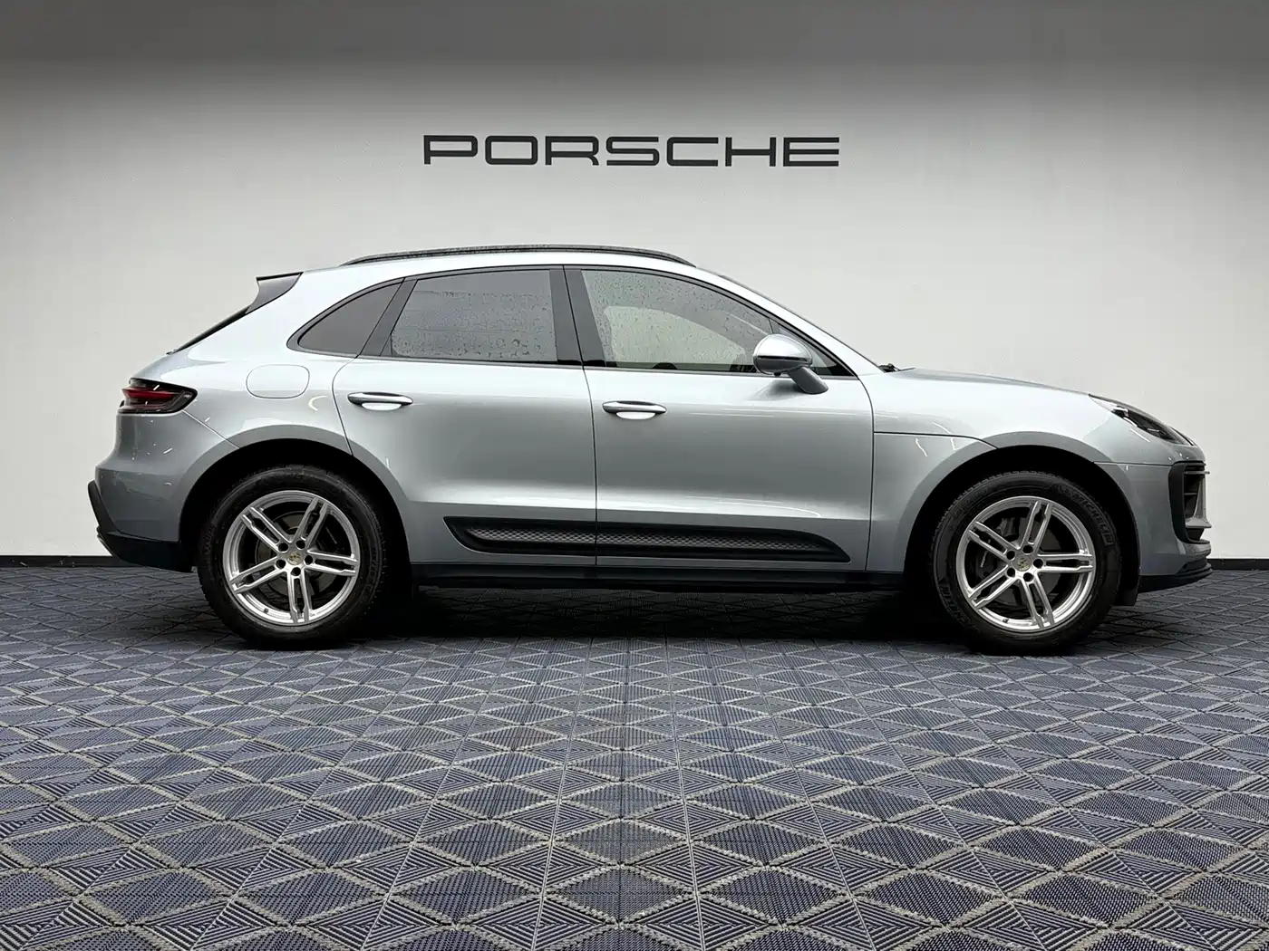 Porsche Macan 2023 Macan 2.0T фото 5