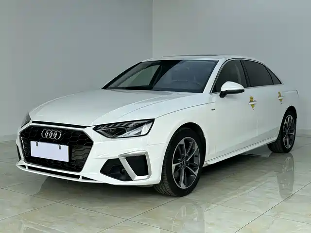 Audi A4L 40 TFSI, Стиль Драйв