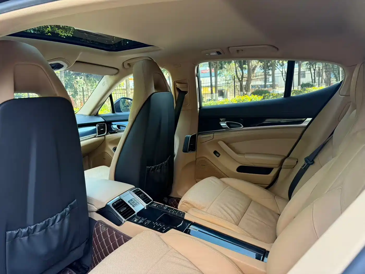 Porsche Panamera 2013 Panamera 4 Platinum Edition 3.6L фото 8