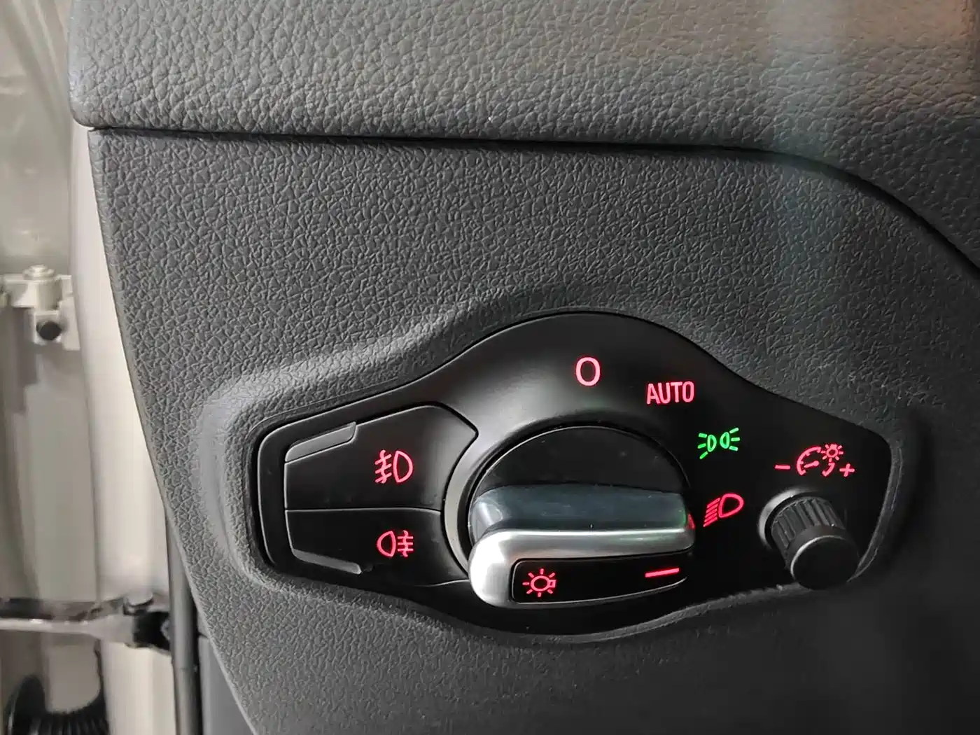 Audi Q5 2016 40 TFSI Technology Model фото 17