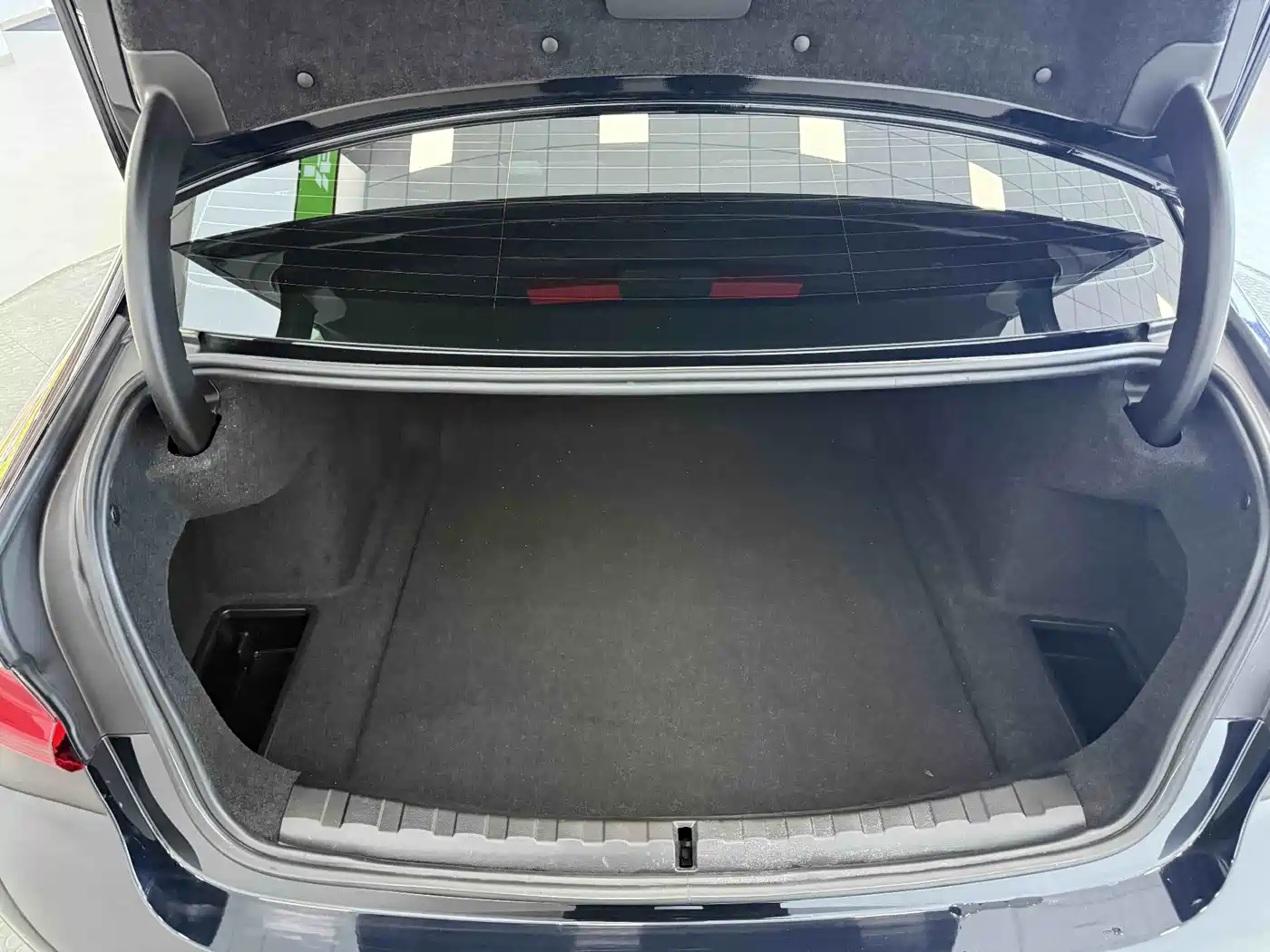BMW 3 Series 2023 320Li M Sport Package фото 19