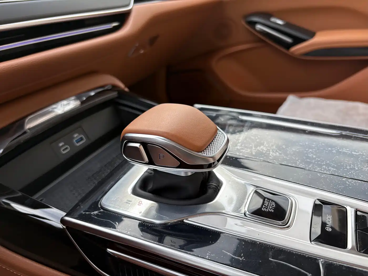 Hongqi H9 2025 2.0T 2WD Qixiang Luxury Business Edition 5-seater фото 8