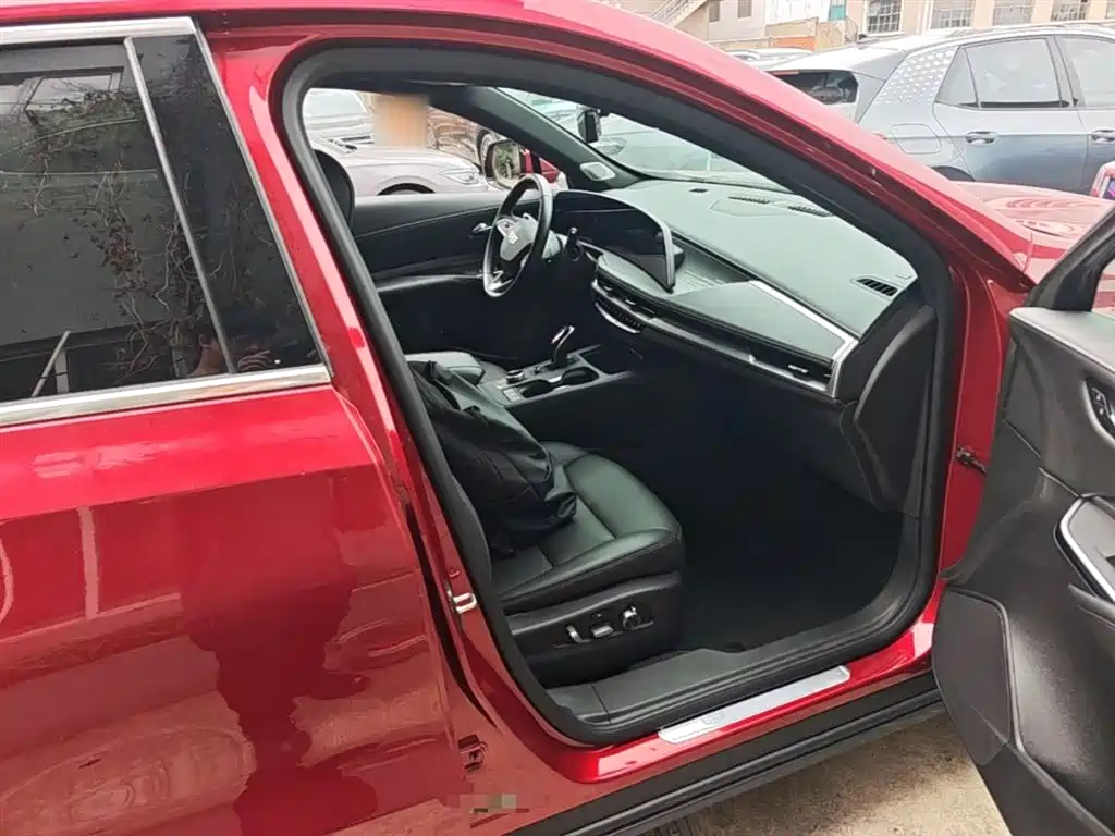 Cadillac XT4 2024 2024 28T 2WD Premium